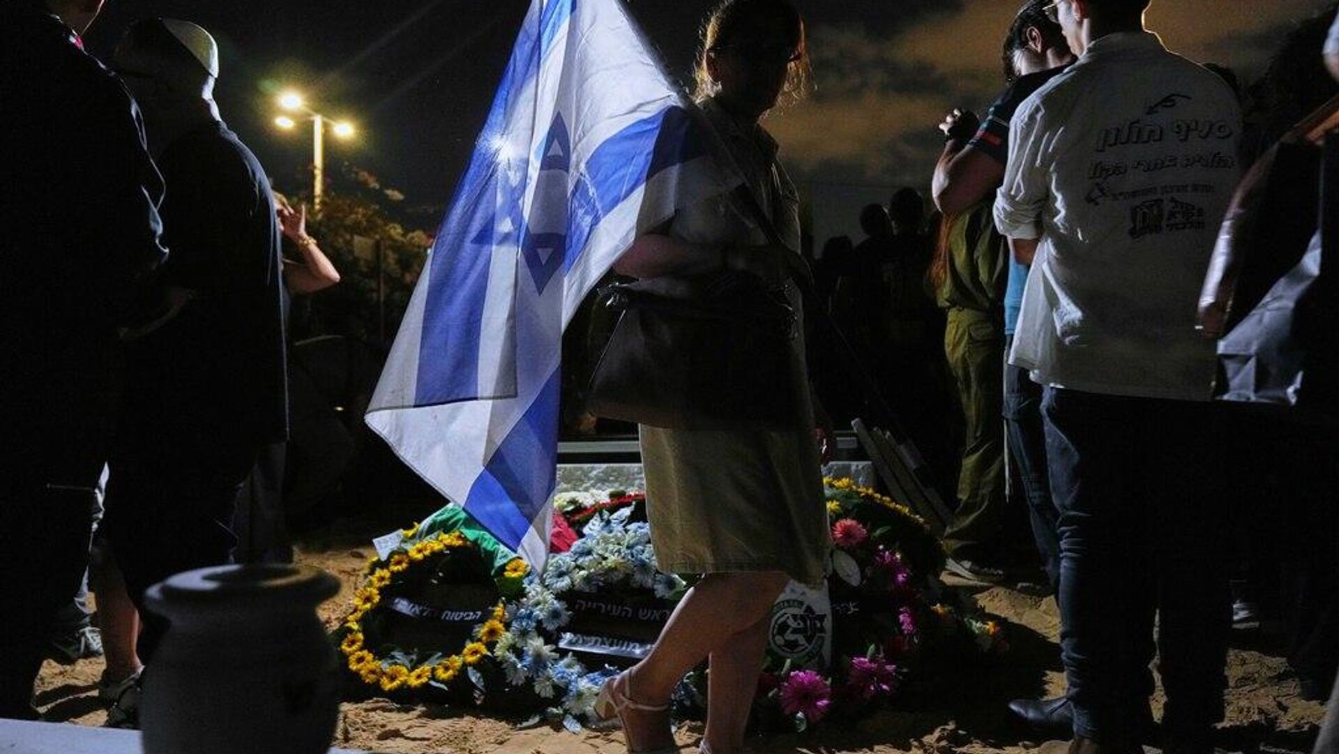 Hamás entrega el cadáver de otro rehén a Israel Hamás entrega el cadáver de otro rehén a Israel - Sputnik Mundo, 1920, 18.10.2025