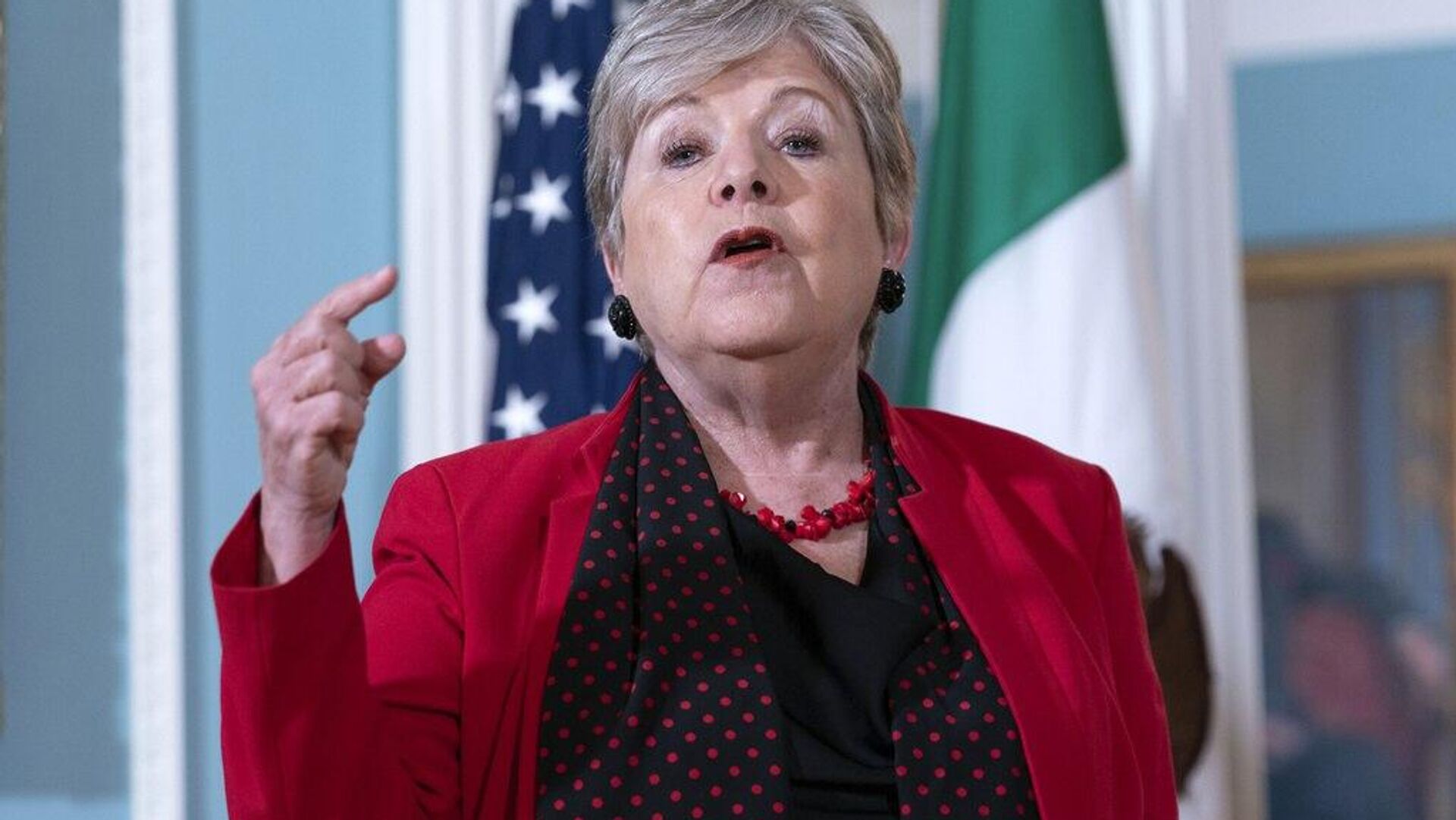 No podemos seguir dependiendo de EEUU, advierte ministra mexicana No podemos seguir dependiendo de EEUU, advierte ministra mexicana - Sputnik Mundo, 1920, 18.10.2025