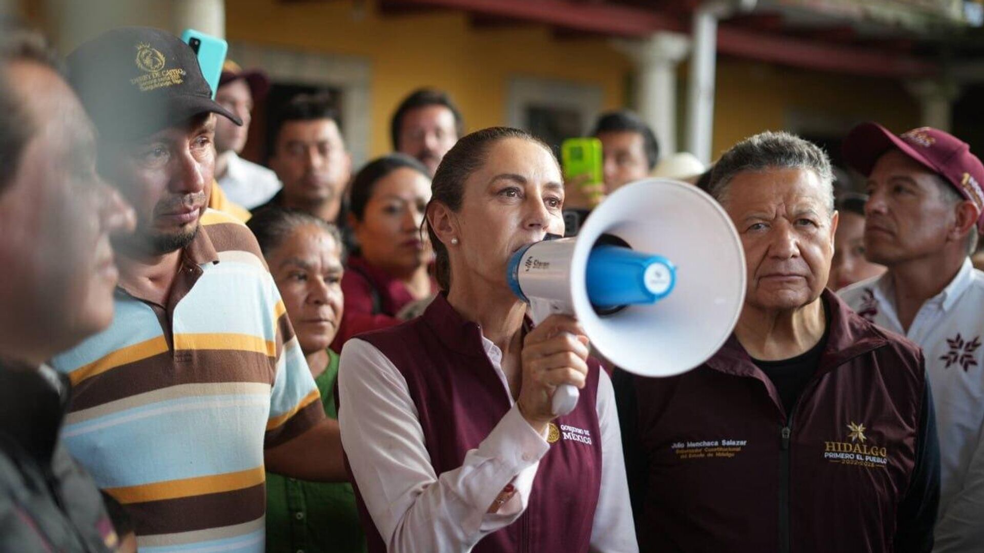 Sheinbaum se reúne con los ciudadanos afectados por las fuertes inundaciones Sheinbaum se reúne con los ciudadanos afectados por las fuertes inundaciones - Sputnik Mundo, 1920, 19.10.2025