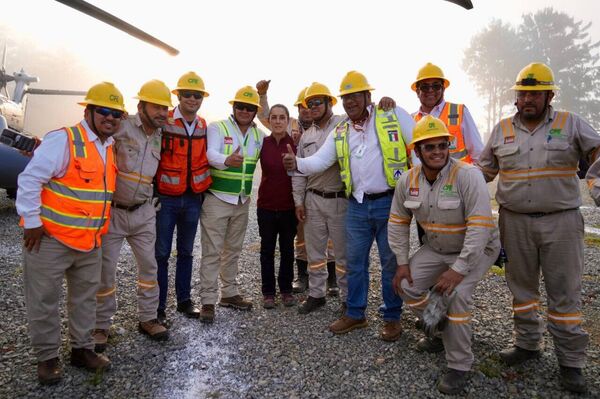 Sheinbaum se reúne con los ciudadanos afectados por las fuertes inundaciones Sheinbaum se reúne con los ciudadanos afectados por las fuertes inundaciones - Sputnik Mundo