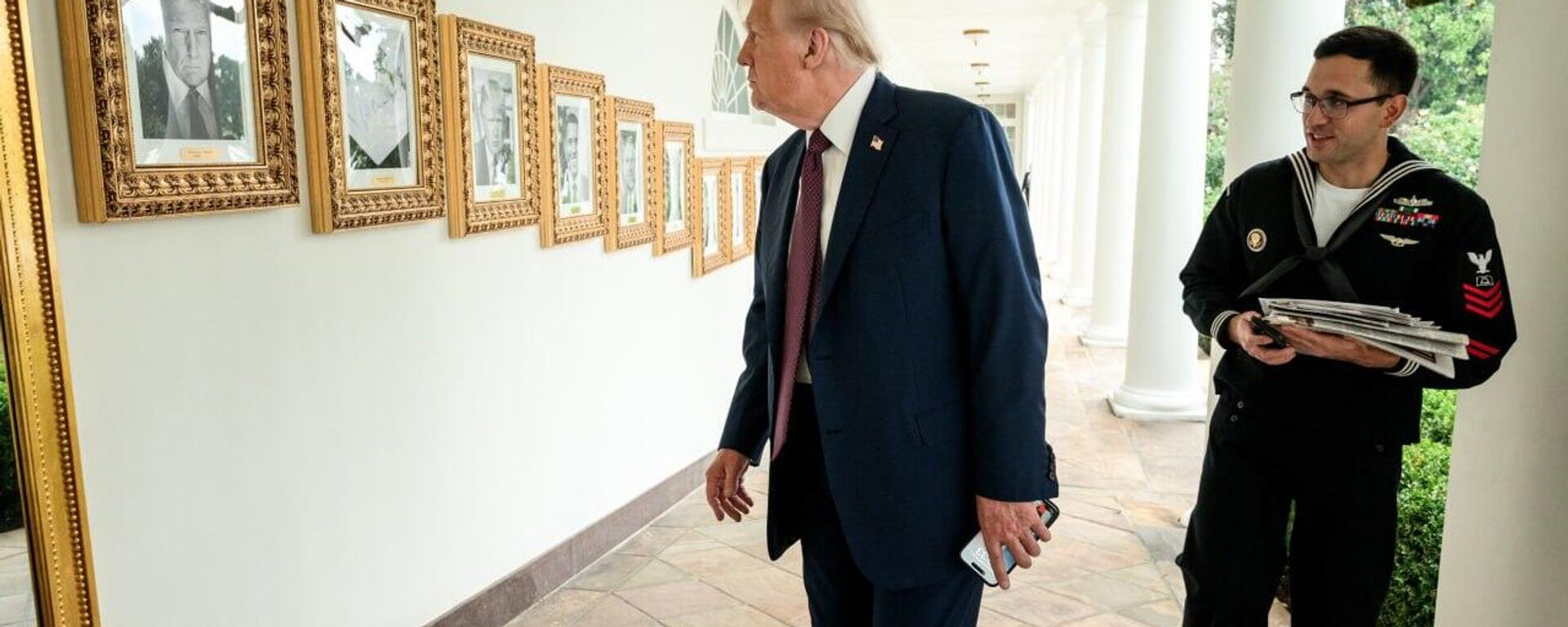 Trump reconoce que el arancel del 100% a China no es sostenible Trump reconoce que el arancel del 100% a China no es sostenible - Sputnik Mundo, 1920, 20.10.2025