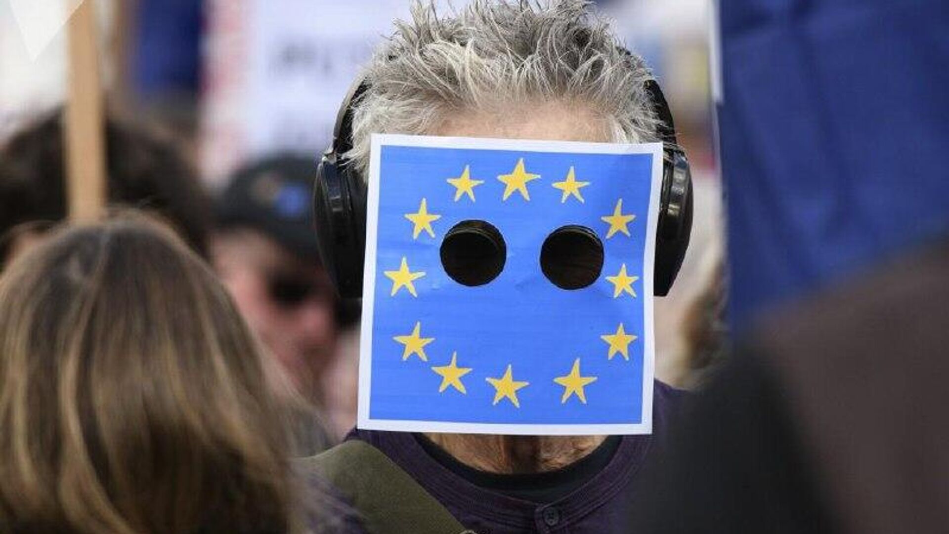 La UE podría empezar a admitir nuevos miembros sin concederles pleno derecho de voto, reportan medios La UE podría empezar a admitir nuevos miembros sin concederles pleno derecho de voto, reportan medios - Sputnik Mundo, 1920, 20.10.2025