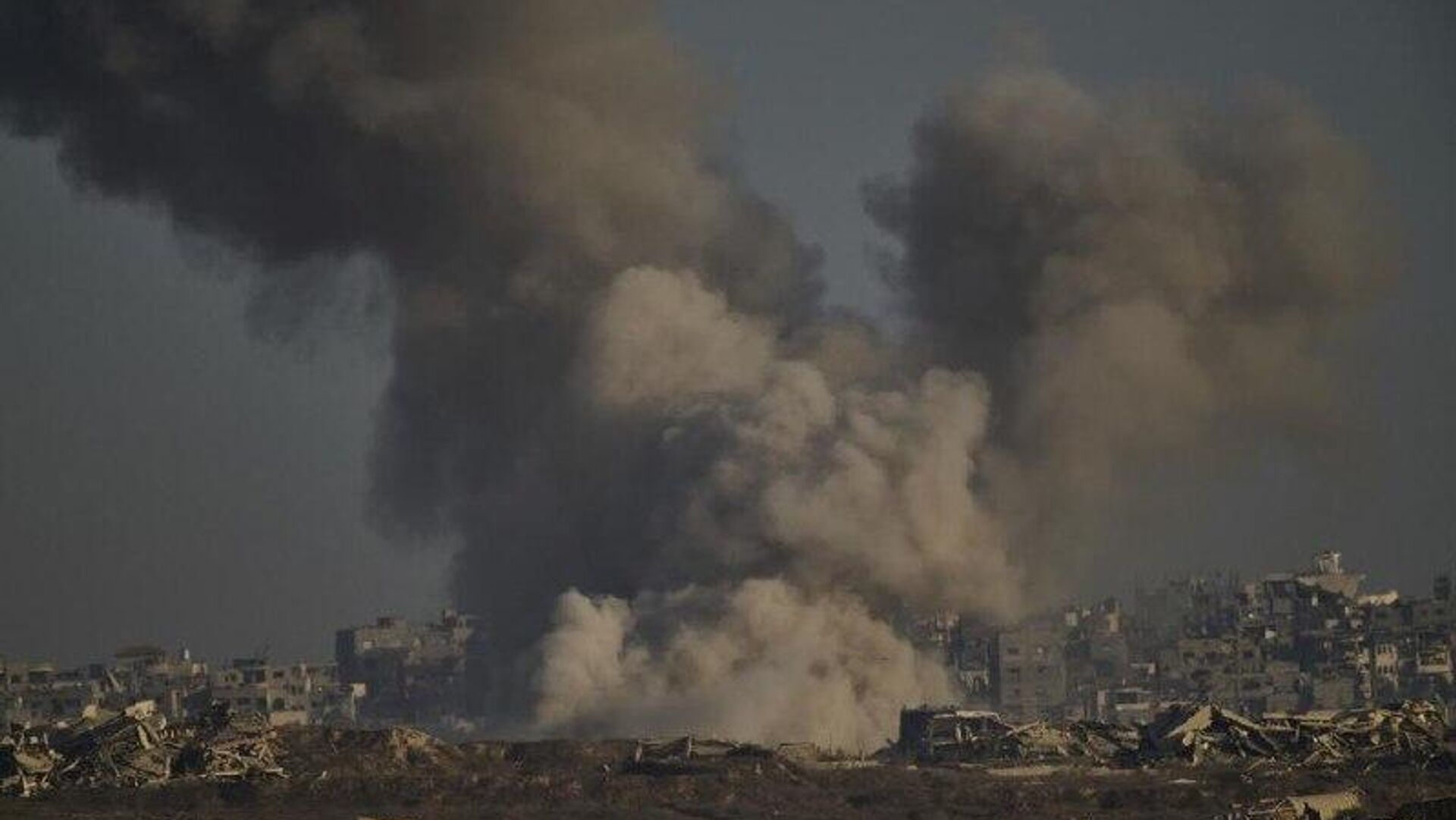 Kushner compara la situación en Gaza con el escenario de una explosión nuclear Kushner compara la situación en Gaza con el escenario de una explosión nuclear - Sputnik Mundo, 1920, 20.10.2025