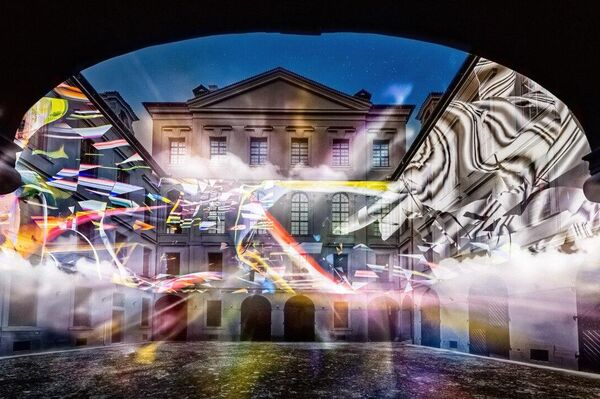 Diálogo entre siglos: el arte digital revitaliza la Ciudad Vieja de Praga Diálogo entre siglos: el arte digital revitaliza la Ciudad Vieja de Praga - Sputnik Mundo