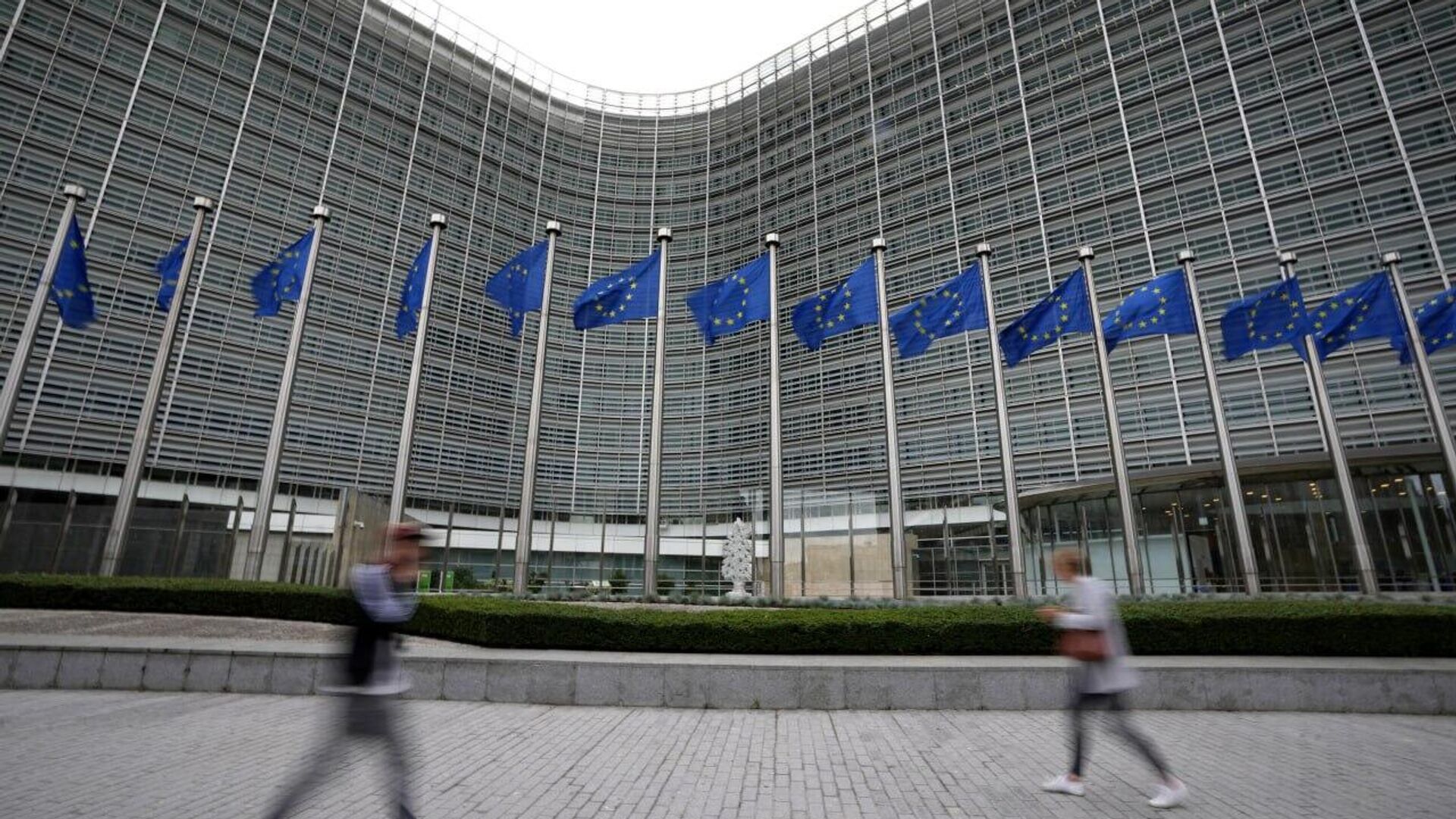 La UE elaborará una propuesta controvertida para utilizar los activos rusos, reportan medios La UE elaborará una propuesta controvertida para utilizar los activos rusos, reportan medios - Sputnik Mundo, 1920, 21.10.2025