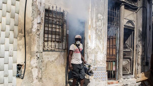 Labores de fumigación en Cuba - Sputnik Mundo