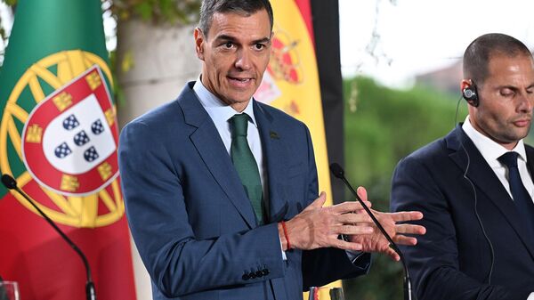Intervención de Pedro Sánchez en la comparecencia conjunta de los líderes de la Cumbre UE-MED9  - Sputnik Mundo
