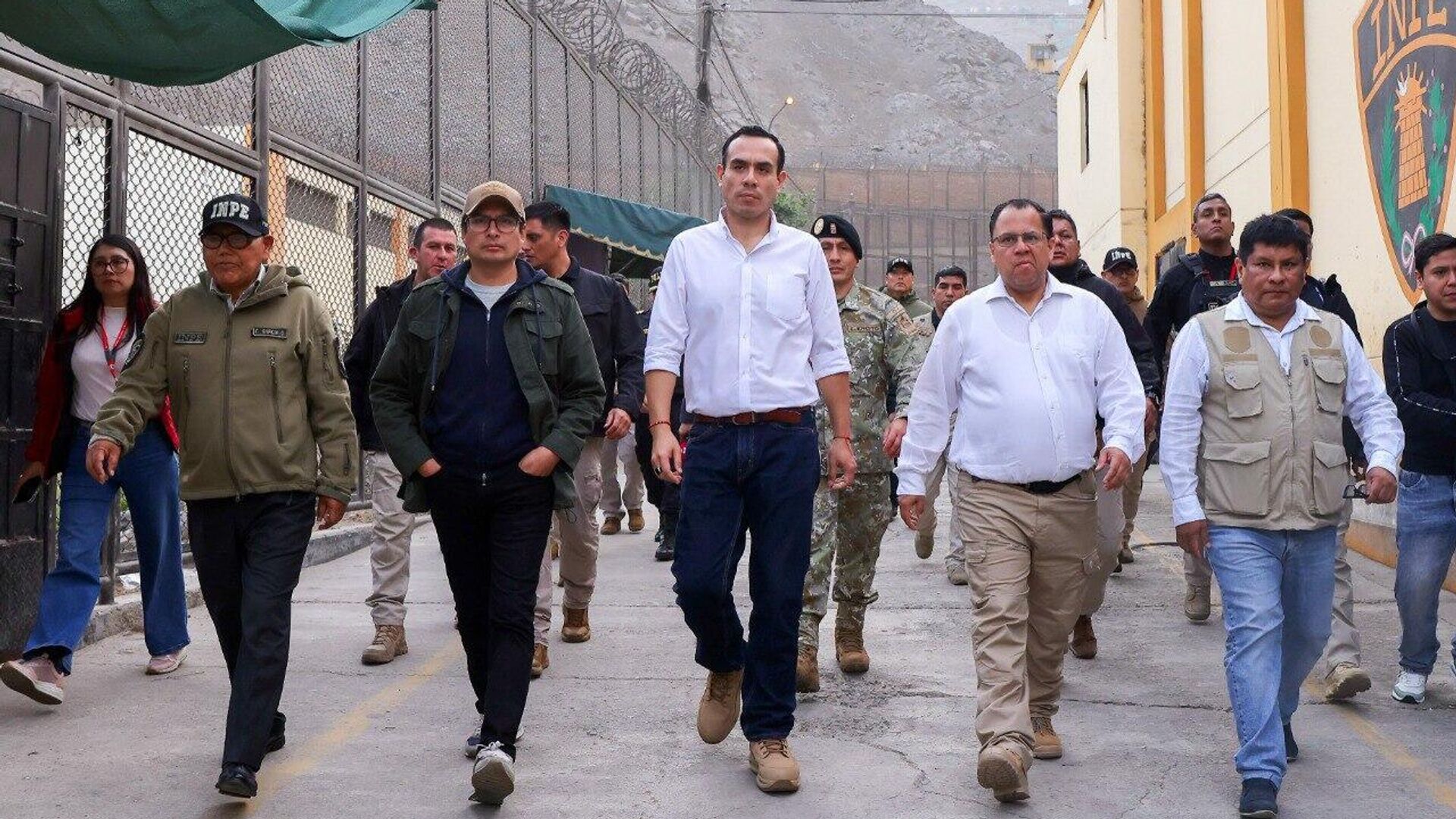 La ofensiva contra la criminalidad: el presidente peruano supervisa el operativo tras declarar el estado de emergencia en Lima y Callao La ofensiva contra la criminalidad: el presidente peruano supervisa el operativo tras declarar el estado de emergencia en Lima y Callao - Sputnik Mundo, 1920, 22.10.2025