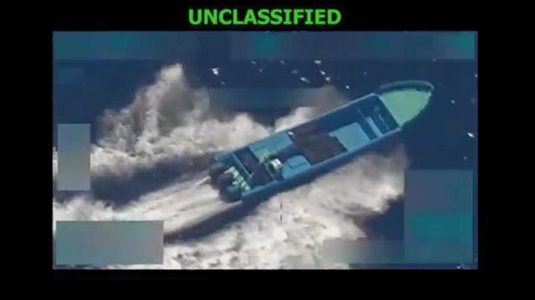 EEUU ataca un presunto buque narco en el Pacífico Este, anuncia el secretario de Guerra estadounidense EEUU ataca un presunto buque narco en el Pacífico Este, anuncia el secretario de Guerra estadounidense - Sputnik Mundo