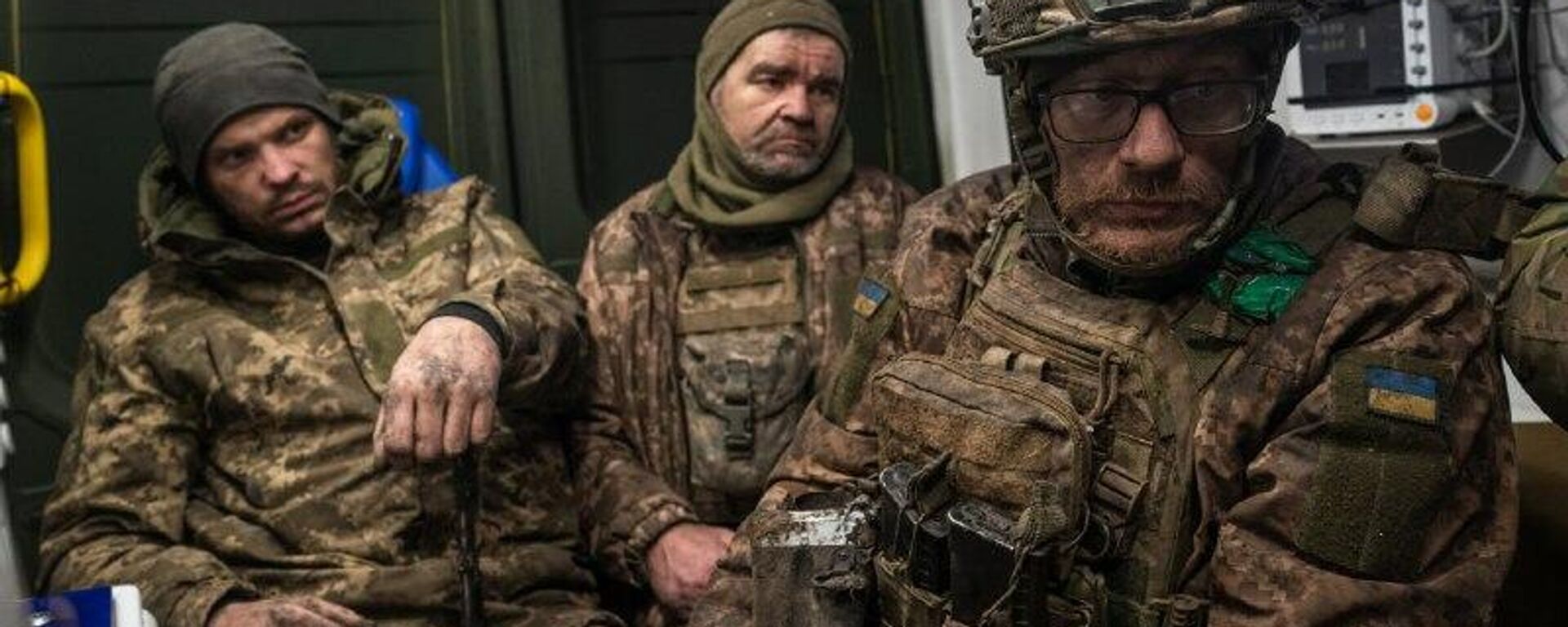 Médicos de la 3.ª Brigada de Asalto recogen a soldados heridos y los trasladan a un punto de estabilización cerca del frente, Ucrania, 17 de enero de 2025 - Sputnik Mundo, 1920, 25.10.2025