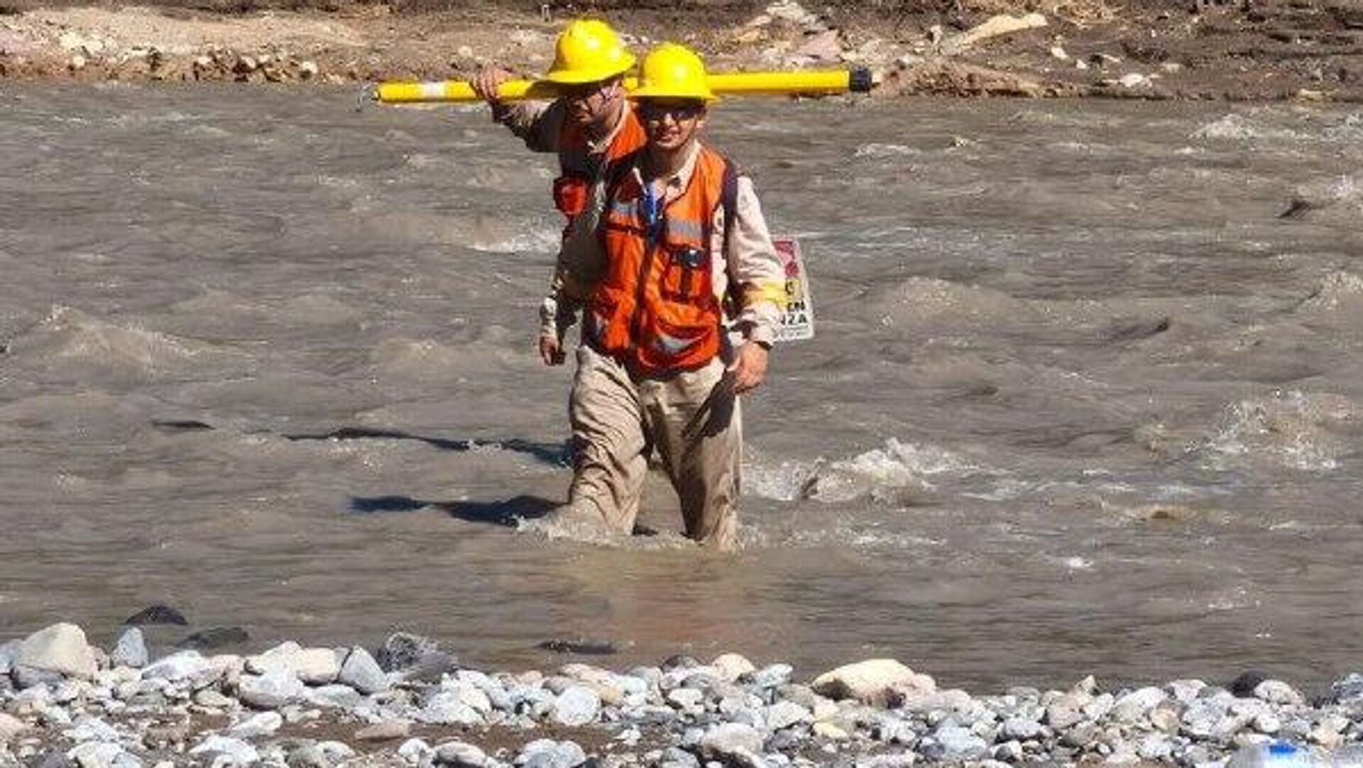 ¡Misión cumplida!: Restablecen el 100% de la electricidad en zonas afectadas por lluvias en México ¡Misión cumplida!: Restablecen el 100% de la electricidad en zonas afectadas por lluvias en México - Sputnik Mundo, 1920, 25.10.2025