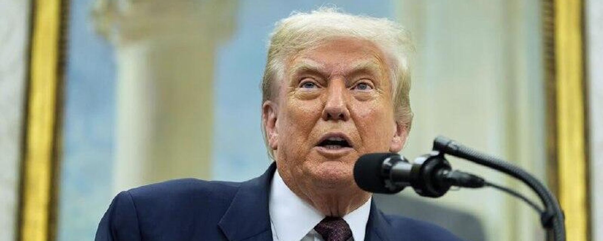 Trump aumenta en un 10% los aranceles a Canadá tras romper las negociaciones comerciales - Sputnik Mundo, 1920, 28.11.2025