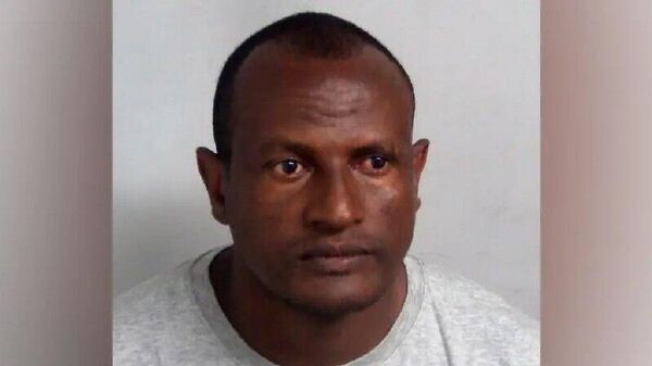 ‍ La Policía británica captura a un inmigrante ilegal perdido que intentó volver a la cárcel varias veces por sí mismo - Sputnik Mundo