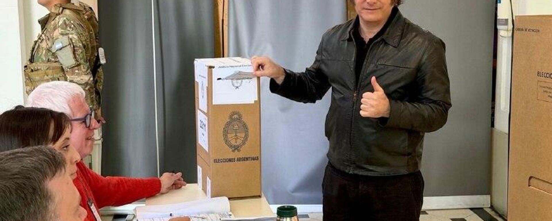 Elecciones legislativas en Argentina: los resultados preliminares dan ventaja a La Libertad Avanza, el partido de Milei - Sputnik Mundo, 1920, 27.10.2025