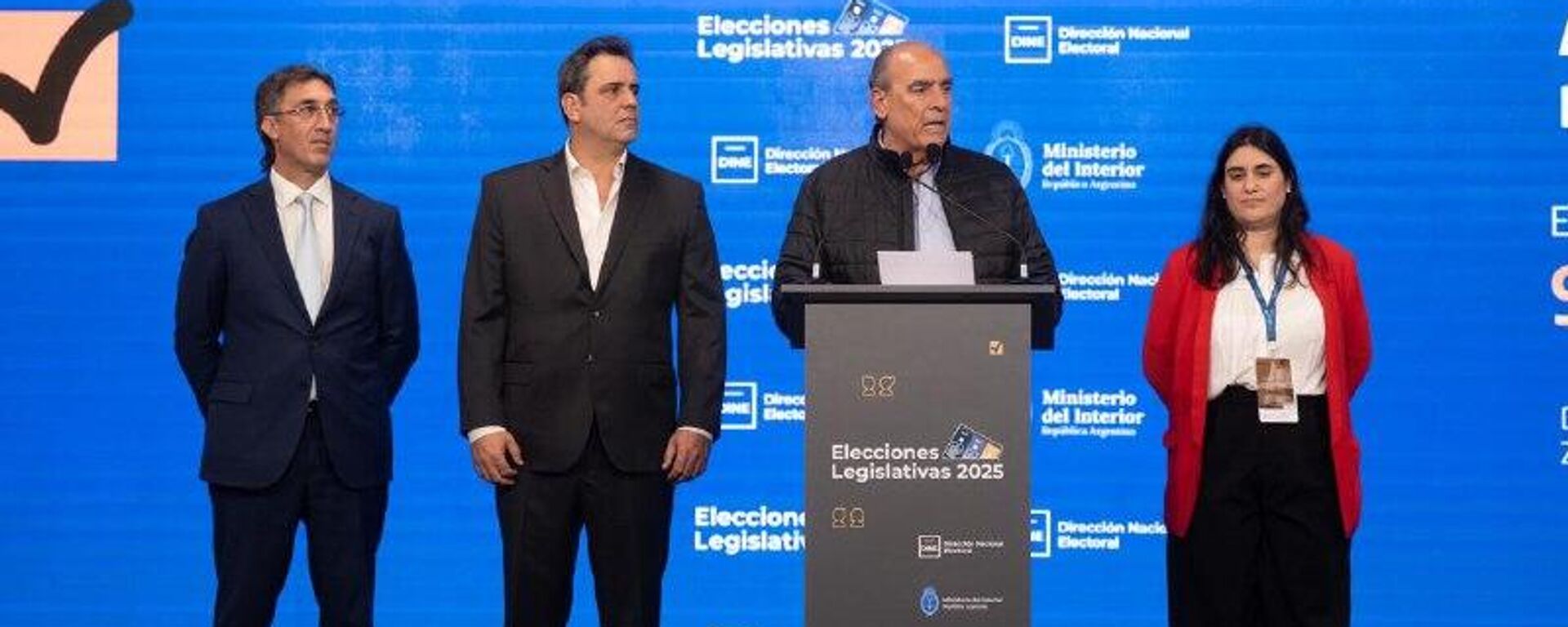 Según lo informado por Guillermo Francos, jefe de Gabinete, más de 8,6 millones de argentinos votaron por LLA, siendo Fuerza Patria el segundo partido más votado, con alrededor de 5,1 millones de sufragios (24,55) - Sputnik Mundo, 1920, 27.10.2025