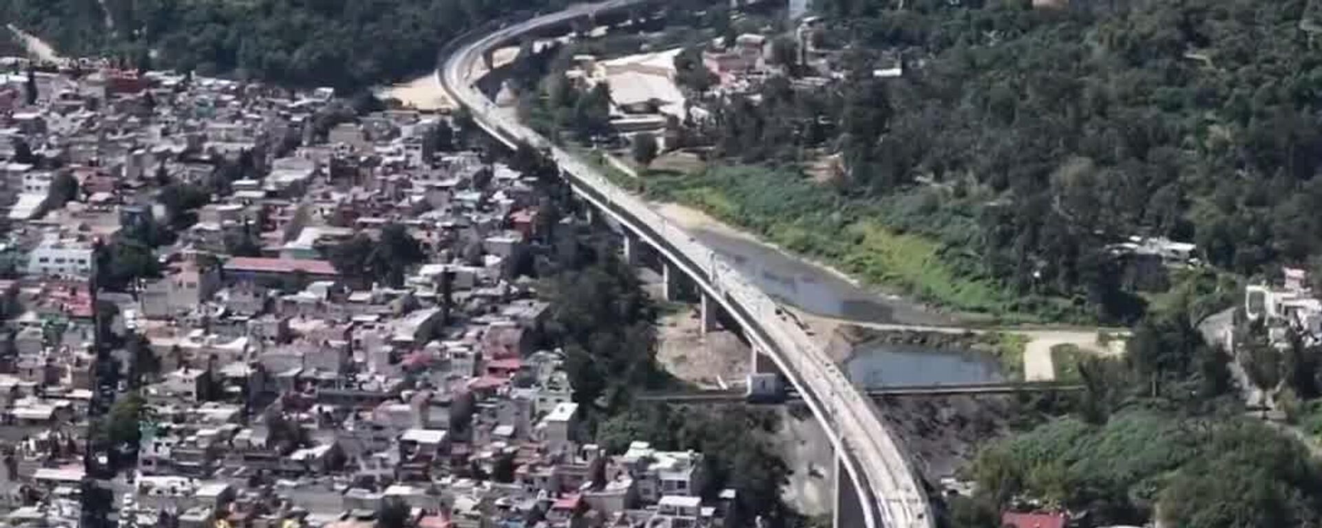 Tren interurbano que une a la Ciudad de México con Toluca abrirá al público en enero de 2026 - Sputnik Mundo, 1920, 27.10.2025