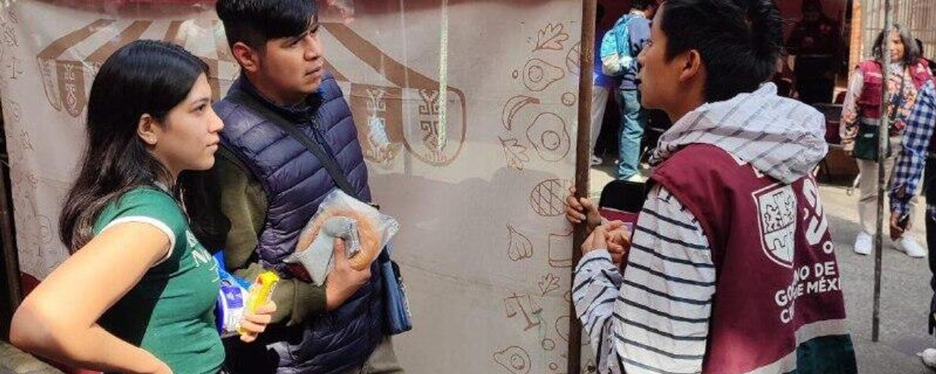 El 80% de los jóvenes trabaja sin seguridad social y con salarios bajos en Ciudad de México - Sputnik Mundo, 1920, 27.10.2025