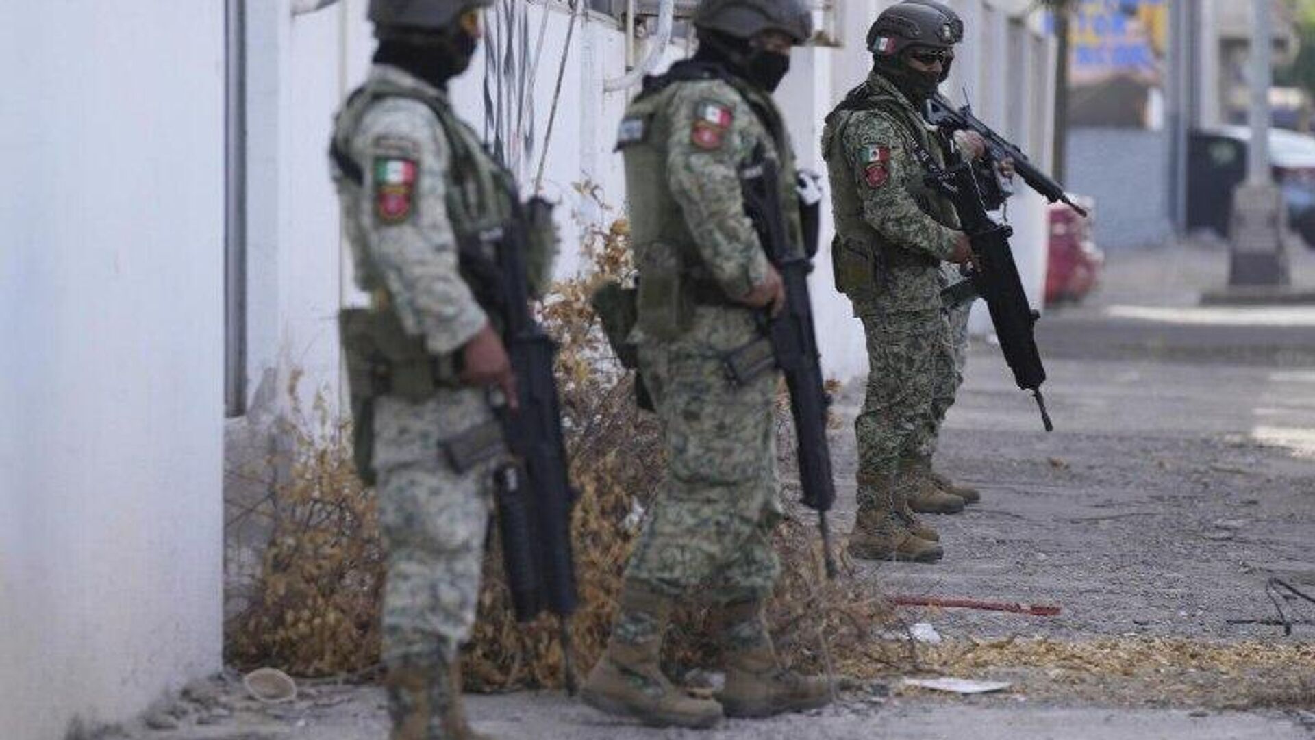 Aumenta el decomiso de armas en Sinaloa, uno de los estados más violentos en México Aumenta el decomiso de armas en Sinaloa, uno de los estados más violentos en México - Sputnik Mundo, 1920, 27.10.2025