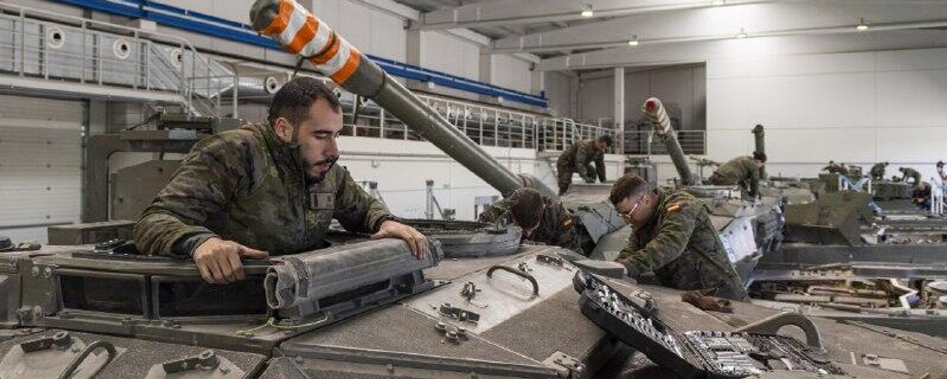 Lluvia de millones en España para su industria militar: ¿aportará riqueza el plan estatal? - Sputnik Mundo, 1920, 28.10.2025