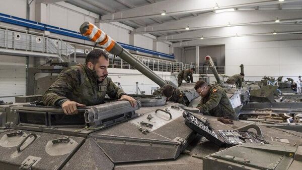 Lluvia de millones en España para su industria militar: ¿aportará riqueza el plan estatal? - Sputnik Mundo