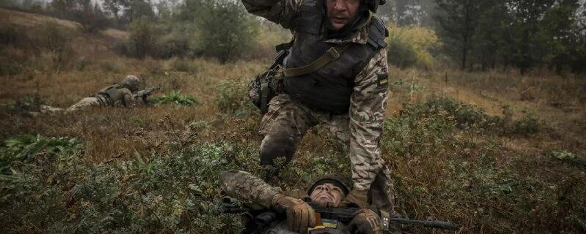 🪖 Zelenski aún puede salvar la vida de sus militares rodeados, pero cree que es invencible, afirma un político ucraniano - Sputnik Mundo, 1920, 29.10.2025