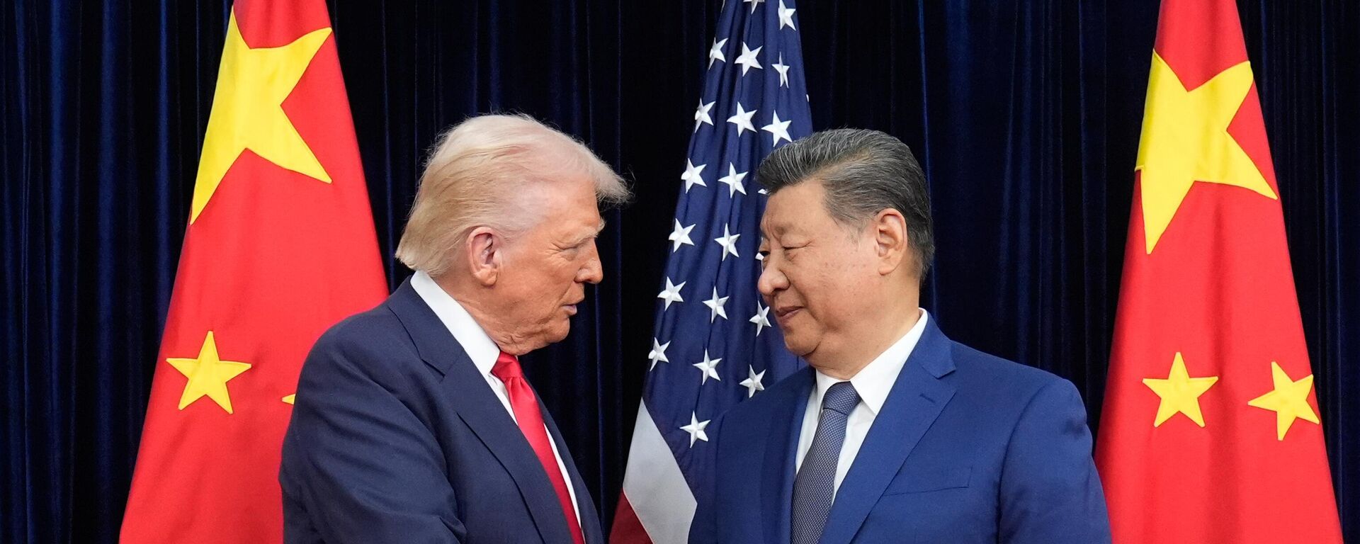 Donald Trump y Xi Jinping, presidentes de EEUU y China, respectivamente - Sputnik Mundo, 1920, 11.05.2026