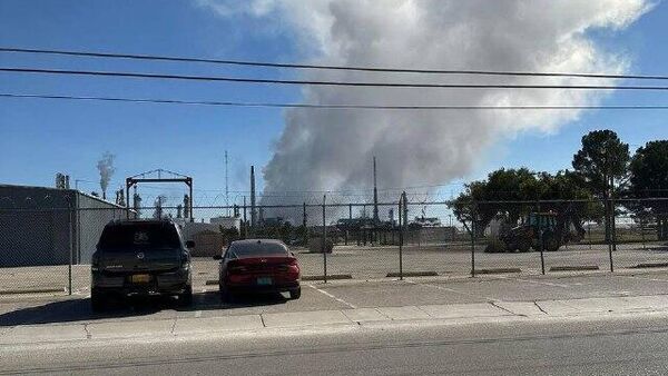 Explota una refinería en Nuevo México, reportan medios estadounidenses - Sputnik Mundo