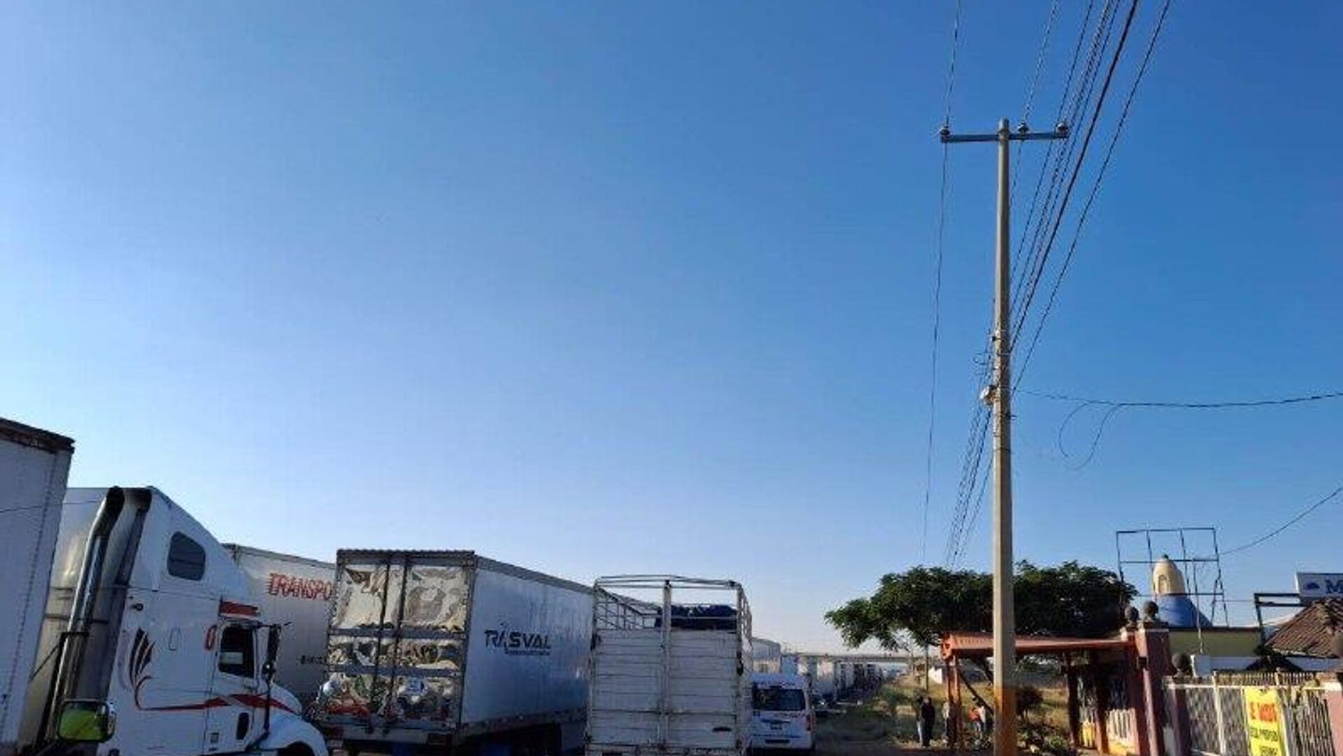 Bloqueos de agricultores en México dejan pérdidas millonarias, según industriales Bloqueos de agricultores en México dejan pérdidas millonarias, según industriales - Sputnik Mundo, 1920, 01.11.2025