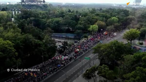 Millones festejan la memoria y tradición de Día de Muertos en la Ciudad de México - Sputnik Mundo