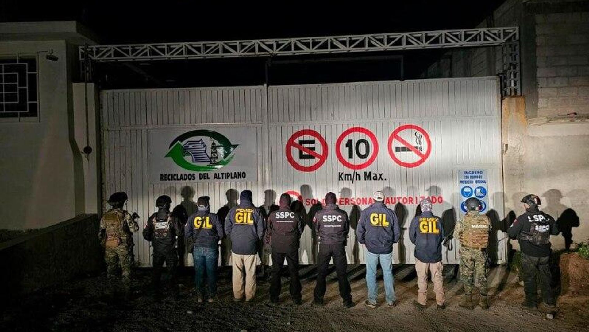 Autoridades aseguran 250 Autoridades aseguran 250 - Sputnik Mundo, 1920, 02.11.2025