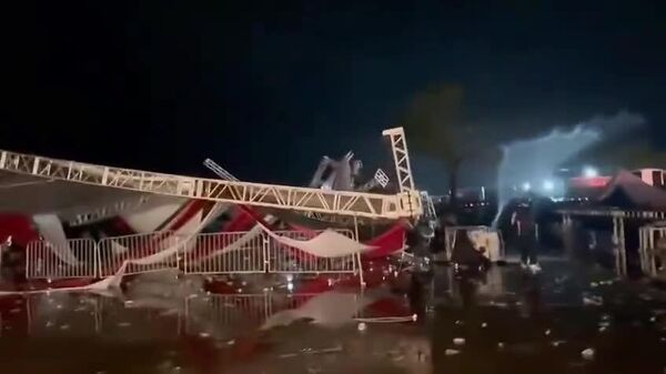 Vendaval derriba estructura metálica en una fiesta en Sao Paulo y deja una persona muerta - Sputnik Mundo
