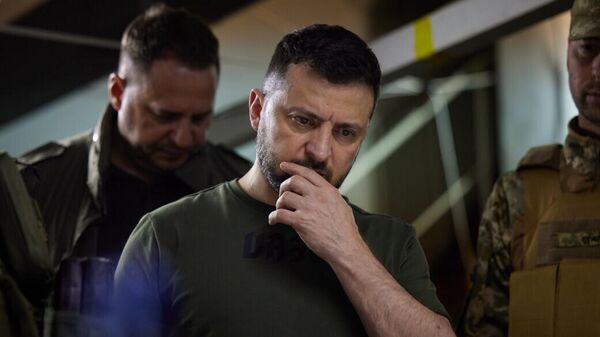 Volodímir Zelenski visita las posiciones de las tropas ucranianas ubicadas en el distrito de Lisichansk, 5 de junio de 2022 - Sputnik Mundo