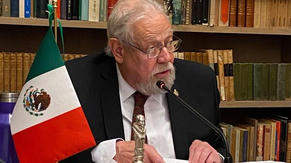 El galardón, que es el más importante de la literatura en la lengua castellana, fue otorgado al también editor, ensayista y novelista mexicano, anunció el Ministerio de Cultura de España - Sputnik Mundo