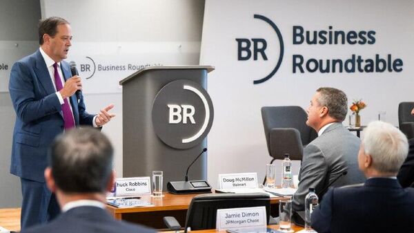 Empresarios de EEUU exigen a Washington retirar aranceles a México y Canadá - Sputnik Mundo