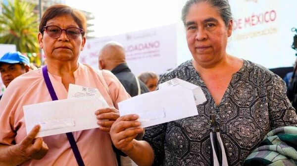 Gasto gubernamental de pensiones en México alcanza cifra récord en lo que va del año - Sputnik Mundo