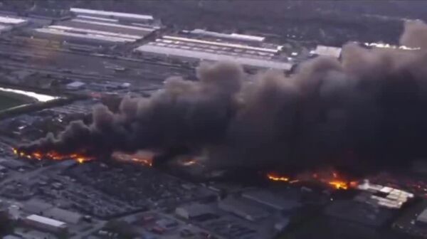 Avión de carga se estrella cerca del aeropuerto de Louisville - Sputnik Mundo