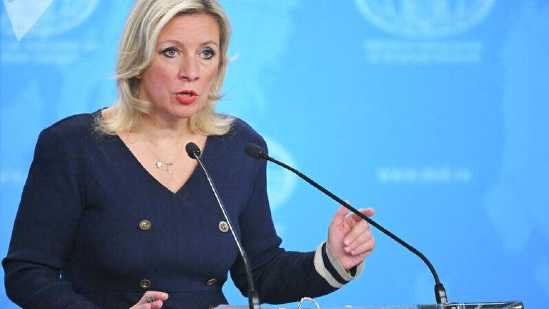 Europa se colgó una piedra al cuello y se tiró al agua: Zajárova comenta los problemas económicos de la UE debido al patrocinio de Ucrania Europa se colgó una piedra al cuello y se tiró al agua: Zajárova comenta los problemas económicos de la UE debido al patrocinio de Ucrania - Sputnik Mundo, 1920, 05.11.2025