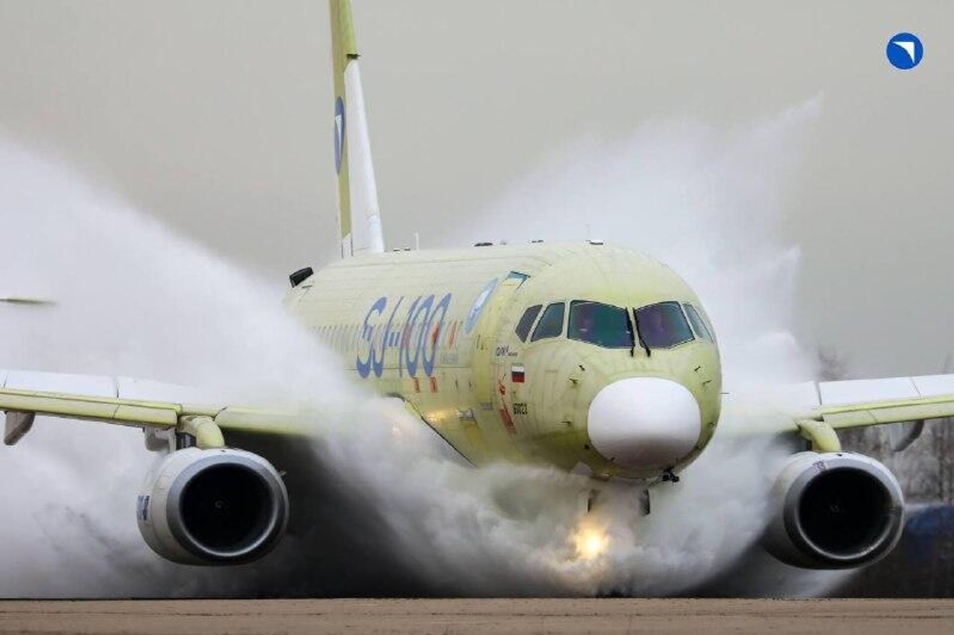 El Superjet equipado con motores PD-8, supera con éxito las pruebas de protección contra el agua El Superjet equipado con motores PD-8, supera con éxito las pruebas de protección contra el agua - Sputnik Mundo, 1920, 07.11.2025