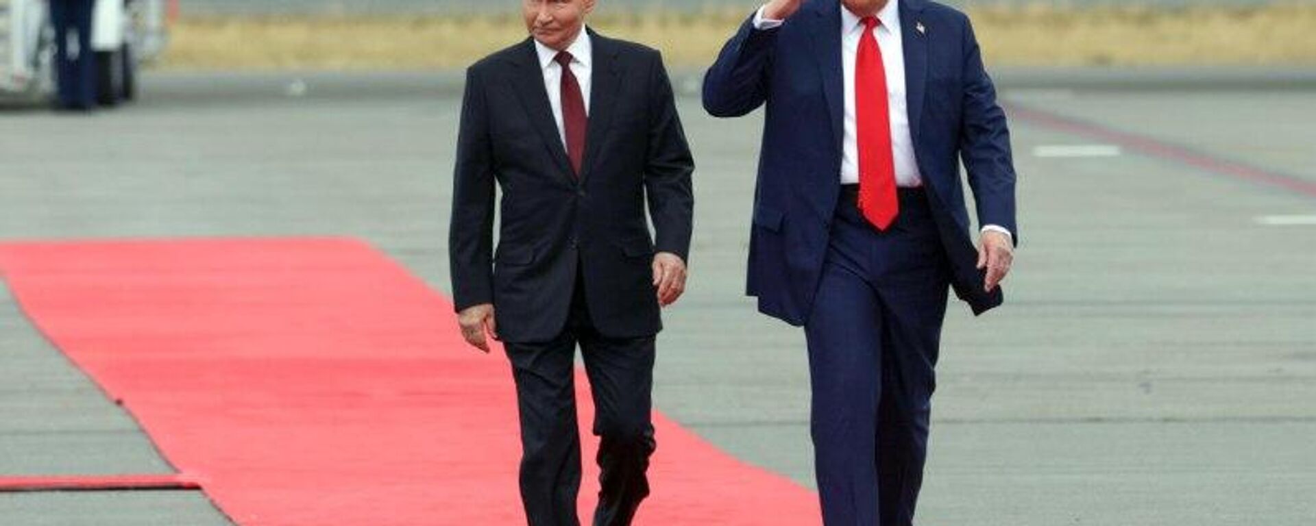 Trump afirma que le gustaría mantener Budapest como sede de una posible cumbre con Putin - Sputnik Mundo, 1920, 24.12.2025