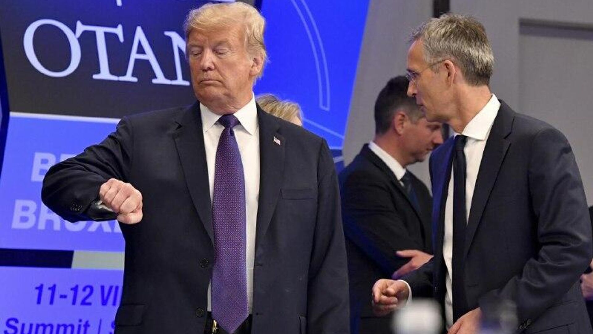 Stoltenberg reconoce que temió por la OTAN tras amenaza de Trump de abandonar la Alianza Stoltenberg reconoce que temió por la OTAN tras amenaza de Trump de abandonar la Alianza - Sputnik Mundo, 1920, 09.11.2025