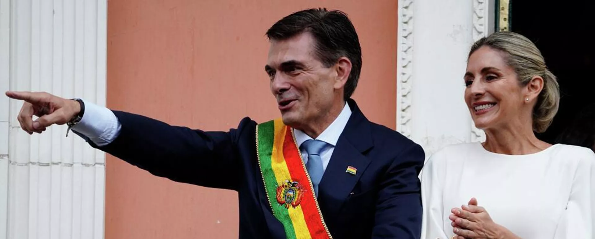 Rodrigo Paz, presidente de Bolivia, y su esposa María Elena Urquidi se encuentran en el balcón del palacio de Gobierno después de su ceremonia de juramentación en La Paz, Bolivia, 8 de noviembre de 2025 Rodrigo Paz, presidente de Bolivia, y su esposa María Elena Urquidi se encuentran en el balcón del palacio de Gobierno después de su ceremonia de juramentación en La Paz, Bolivia, 8 de noviembre de 2025 - Sputnik Mundo, 1920, 30.01.2026