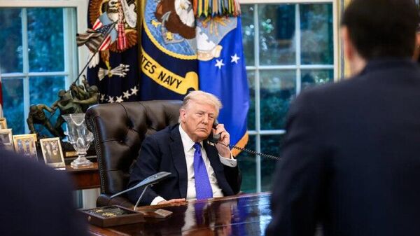 Trump amenaza con demandar a la cadena pública del Reino Unido por 1 - Sputnik Mundo