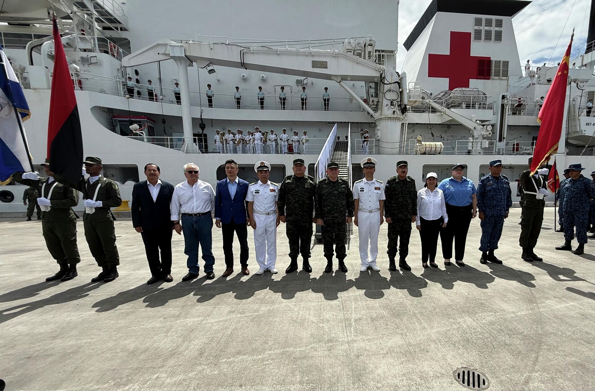 Recibimiento del buque hospital Ark Silk Road 867  - Sputnik Mundo, 1920, 10.11.2025