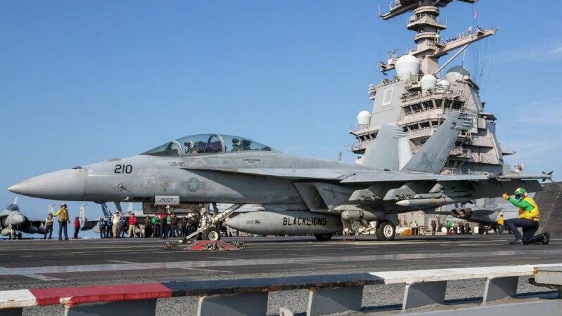 EEUU traslada su portaviones más grande al Caribe: ¿se encienden las alertas en América Latina? EEUU traslada su portaviones más grande al Caribe: ¿se encienden las alertas en América Latina? - Sputnik Mundo, 1920, 11.11.2025