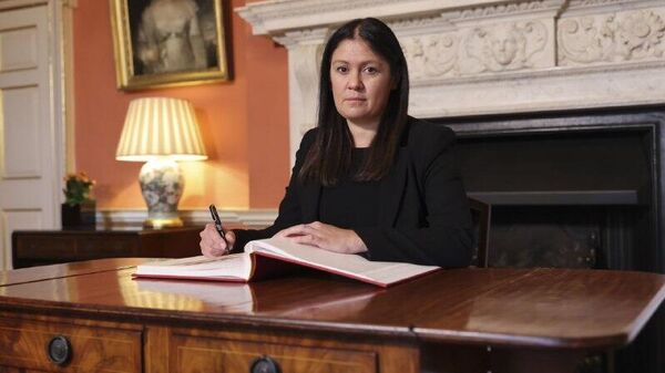 La secretaria de Cultura del Reino Unido admite que son graves las preocupaciones en torno a la BBC - Sputnik Mundo