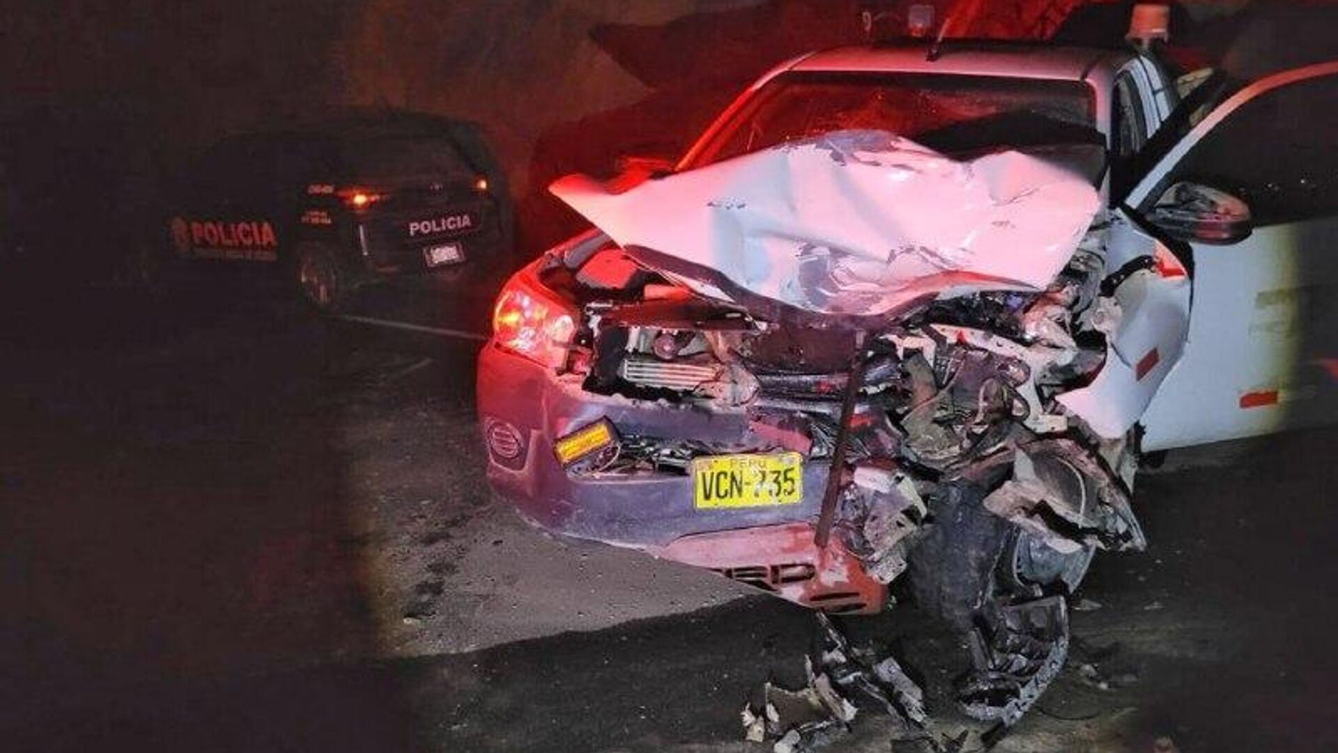 Hay al menos 37 muertos en Perú por la caída de un autobús en un barranco Hay al menos 37 muertos en Perú por la caída de un autobús en un barranco - Sputnik Mundo, 1920, 12.11.2025