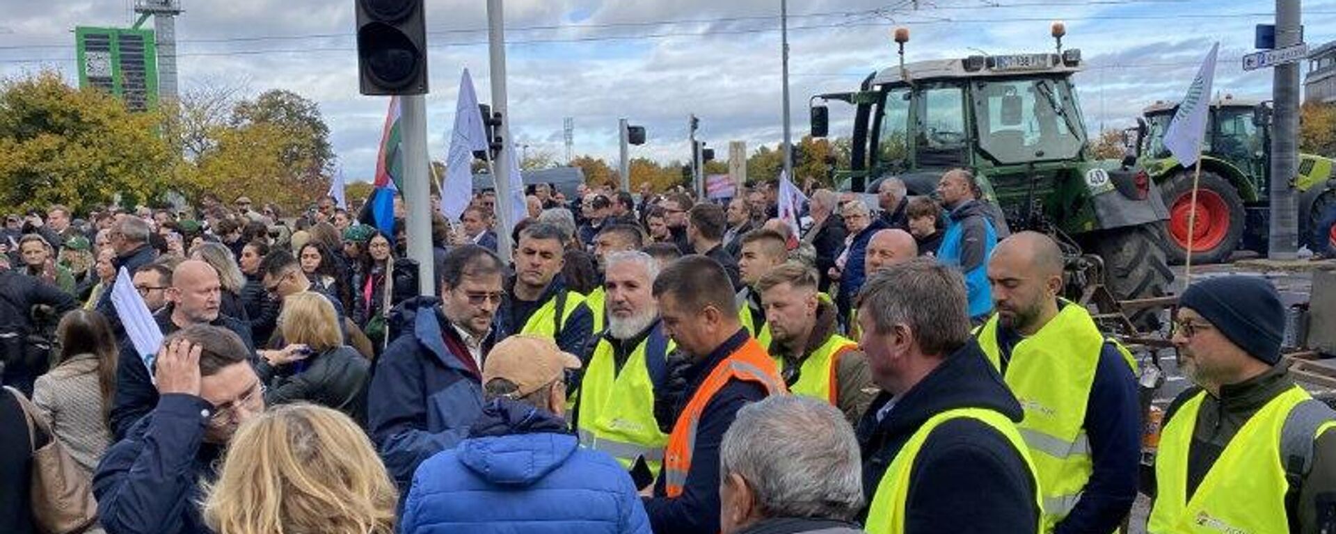 Agricultores de la UE tildan como una traición el acuerdo comercial con el Mercosur - Sputnik Mundo, 1920, 14.11.2025