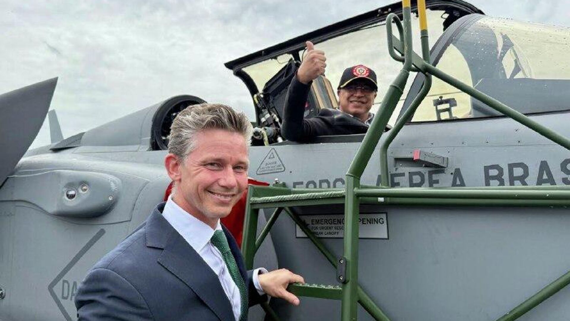 Colombia cierra acuerdo con empresa sueca para la compra de 17 aviones cazas tipo Gipen Colombia cierra acuerdo con empresa sueca para la compra de 17 aviones cazas tipo Gipen - Sputnik Mundo, 1920, 15.11.2025