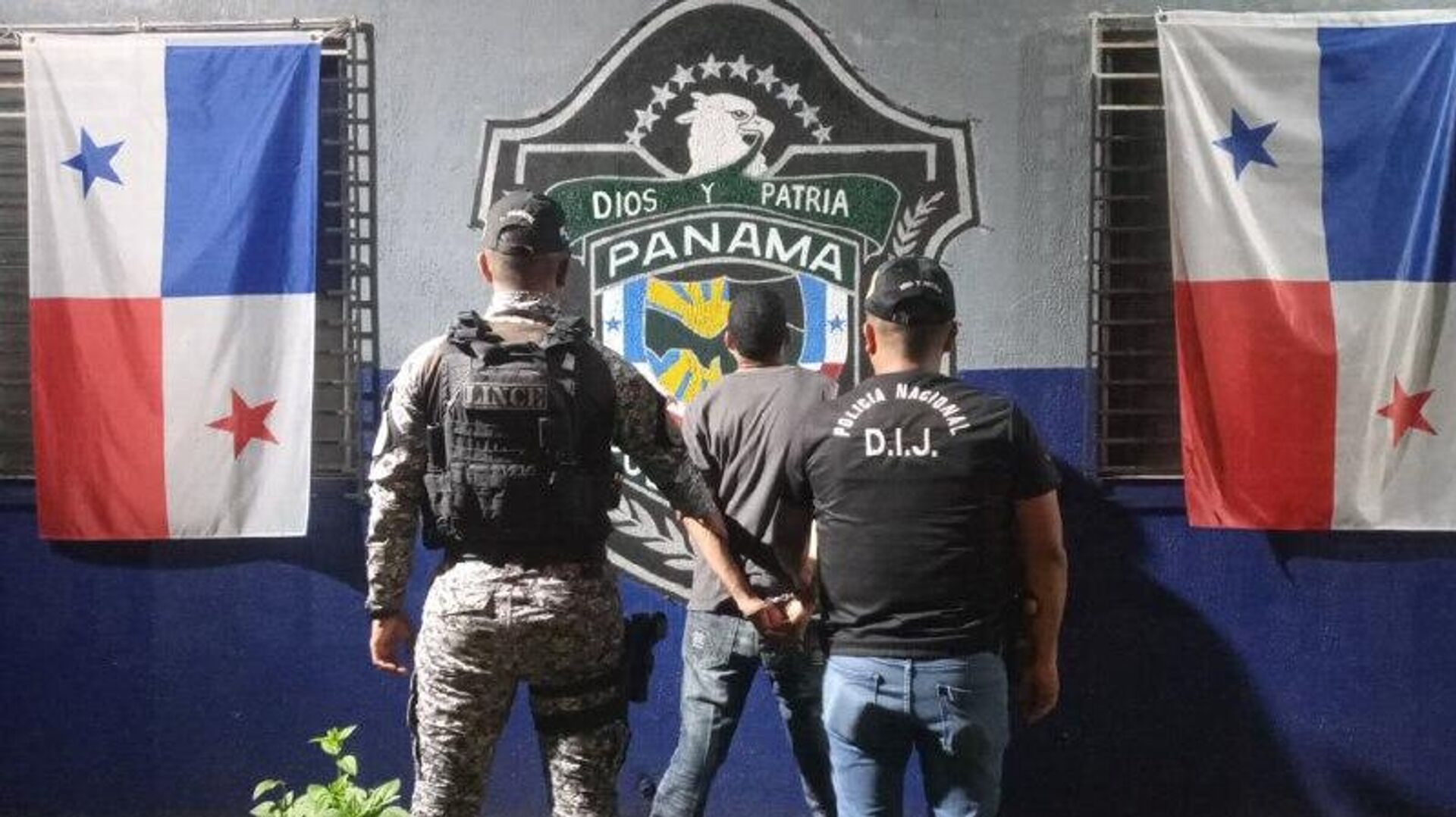 Casi el 80% de los homicidios en Panamá están vinculados con el crimen organizado, según la Policía Nacional Casi el 80% de los homicidios en Panamá están vinculados con el crimen organizado, según la Policía Nacional - Sputnik Mundo, 1920, 15.11.2025