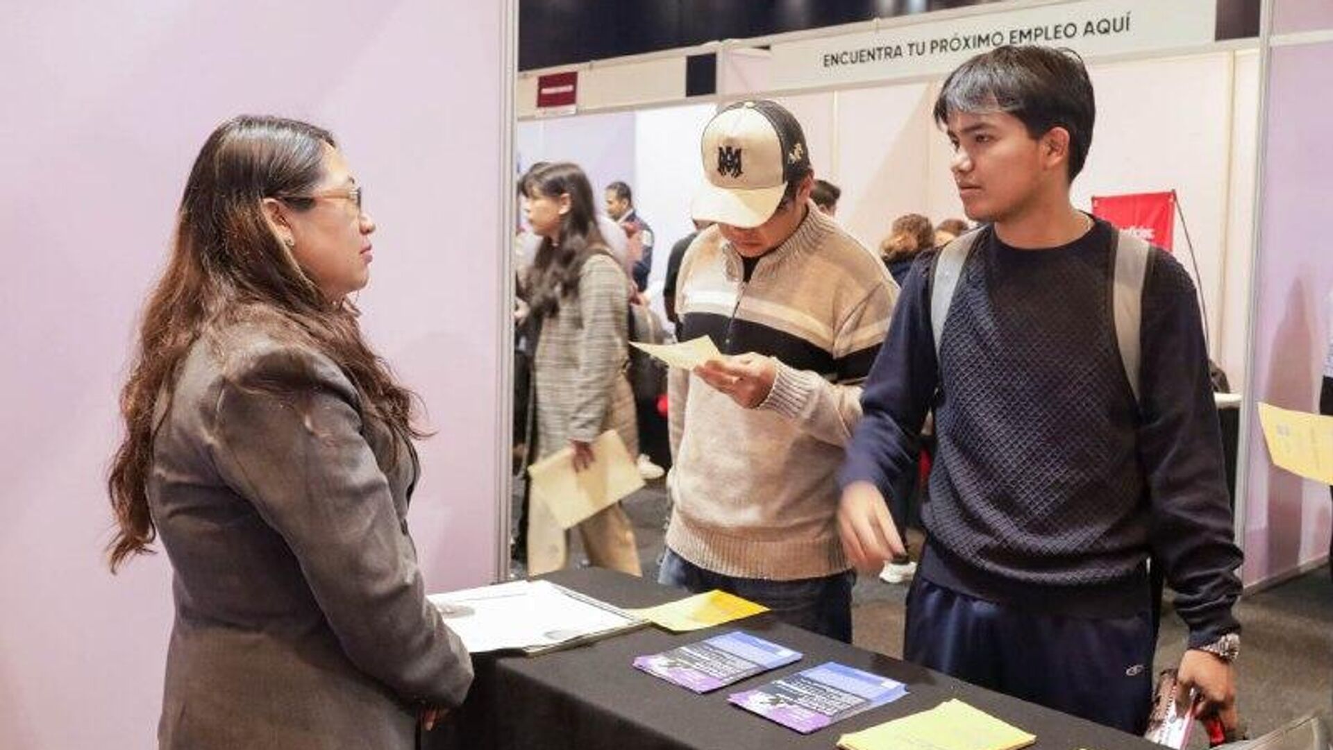 Advierten que las empresas mexicanas podrían desacelerar las contrataciones en 2026 Advierten que las empresas mexicanas podrían desacelerar las contrataciones en 2026 - Sputnik Mundo, 1920, 15.11.2025